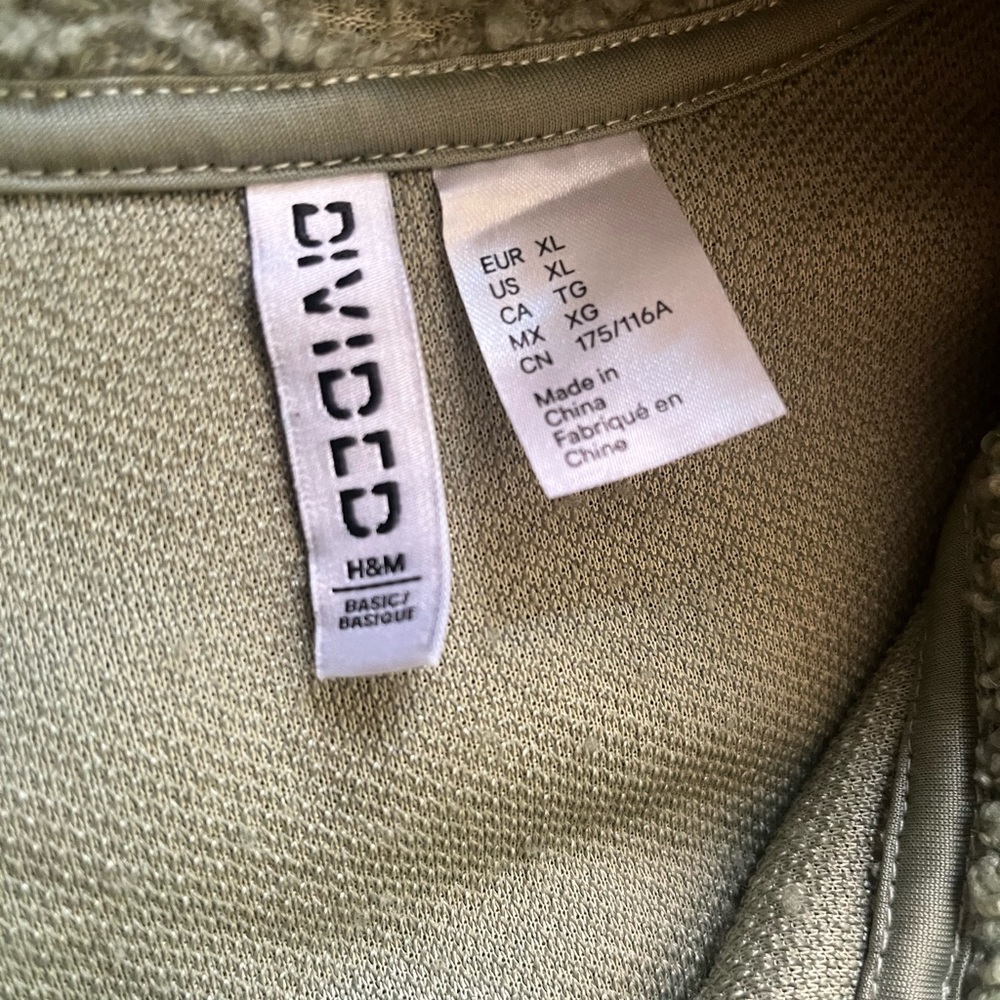 Divide pull-over - Picture 2 of 4